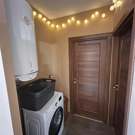 Petya's Two Bedroom Near The Sea Garden. *