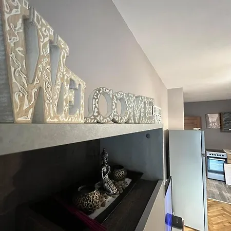Апартамент Petya's Two Bedroom Near The Sea Garden. Варна